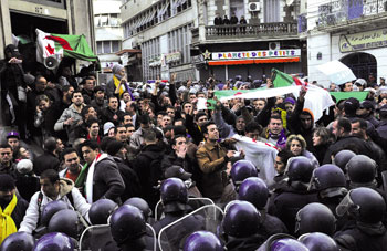 La marche, non autorisée, du RCD empêchée par les forces de l’ordre
