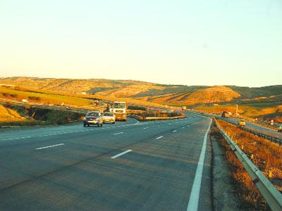 L’autoroute Est-Ouest sera-t-elle livrée cette année ?