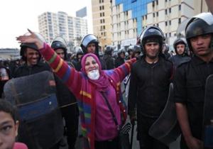 Le trône de Moubarak chancelle