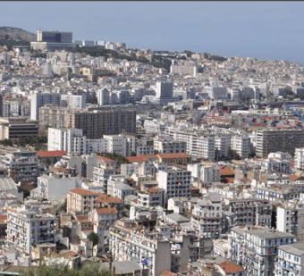 Les Algériens tentent de reprendre une activité normale après un week-end de violences