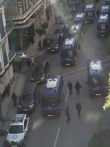 Manifestation avortée d&rsquo;Alger: risque « d&rsquo;explosion » sociale (Ligue défense droits Homme)