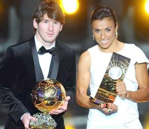 Messi dribble Xavi et Iniesta et remporte le Ballon d’Or