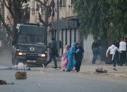 Rues nettoyées, mosquées sensibles surveillées par la police