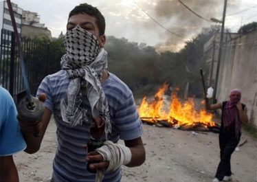 Un jeune en colère: «je ne suis pas sorti pour l’huile et le sucre !»