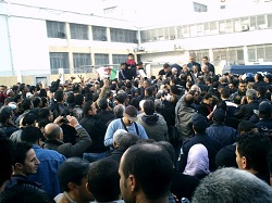 A Alger, les manifestants entament leur marche vers la place des Martyrs