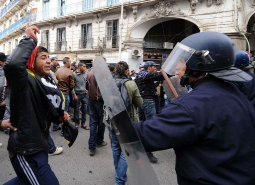 Algérie: l’état d’urgence levé 19 ans plus tard, décret publié