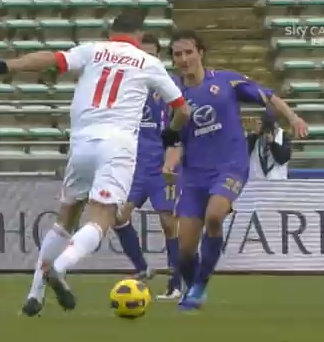 But de Ghezzal Bari contre la Fiorentina 27/02/2011