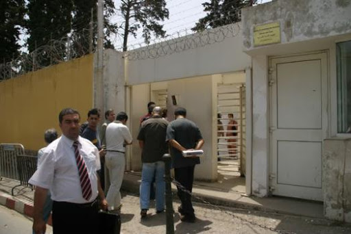 Ceux qui choisissent la nationalité française seront déchus de la nationalité algérienne !