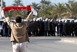 De l&rsquo;Algérie au Bahreïn, les révoltes prennent de l&rsquo;ampleur, la répression fait des dizaines de morts