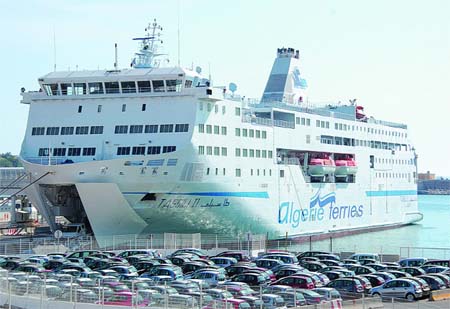 Des rotations maritimes pour rapatrier ses ressortissants de Libye,L’Algérie met les gros moyens