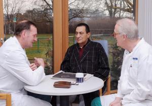 Gravement malade, Moubarak est hopitalisé en Allemagne