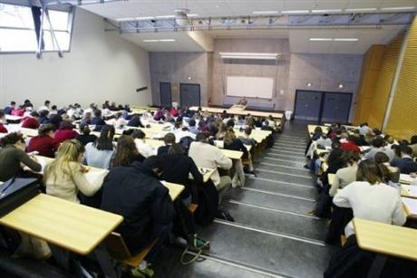 Grogne dans les instituts universitaires : Les étudiants dénoncent un décret de la « honte »