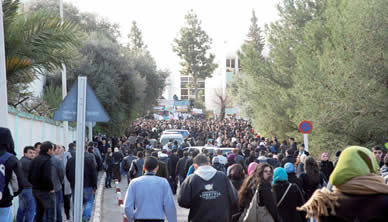Ils sont venus des écoles supérieures d&rsquo;Alger, Oran, Boumerdès et Blida,Des centaines d’etudiants marchent sur le ministere