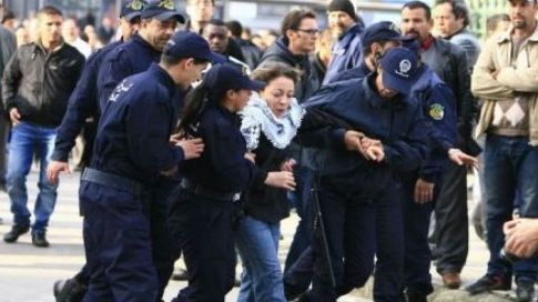 La France prône « la liberté d&rsquo;expression » en Algérie !