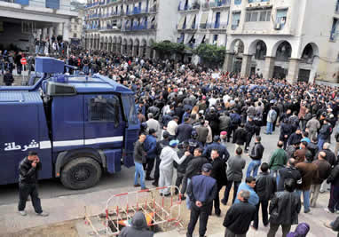 La marche contenue