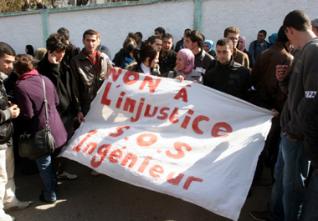 La protesta des étudiants a payé : Bouteflika abroge le décret du 13 décembre