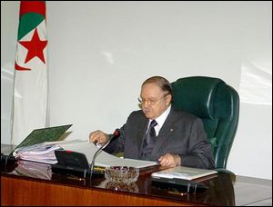 Le président Bouteflika insiste sur la « transparence absolue » des décisions sur les marchés publics