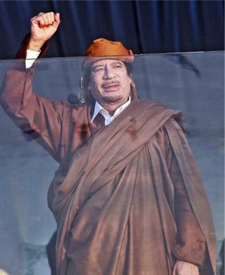 Libye: Kadhafi répète qu&rsquo;il ne partira pas