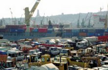 10 000 travailleurs du secteur du commerce en grève ,Les ports et aéroports bloqués