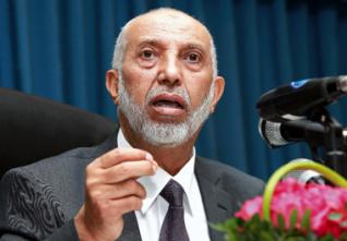 Abdelaziz Belkhadem à la radio : «La révision de nombreuses lois réorganisera la vie politique»
