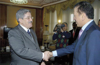 Algérie-Qatar : M. Ouyahia reçoit le ministre de l&rsquo;Economie et des Finances du Qatar