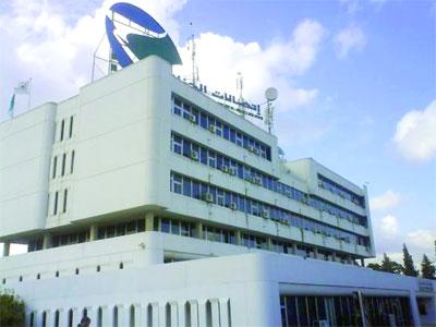 Benhamadi annonce la titularisation des contractuels de son secteur