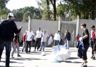 Bousculade lors de l’opération de vente des billets de Algérie-Maroc : Plus de quarante blessés à déplorer