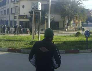 Climat social tendu à Tizi Ouzou : Cinq rassemblements et des routes barrées