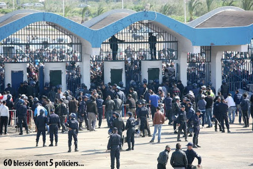 Haches, sabres et couteaux : la vente des billets vire à l’émeute