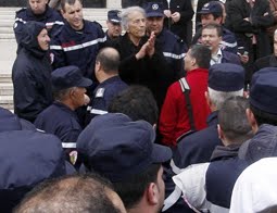 Les agents de la Protection civile observent un sit-in aujourd’hui devant l’APN