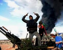 Libye,L’armement des insurgés divise