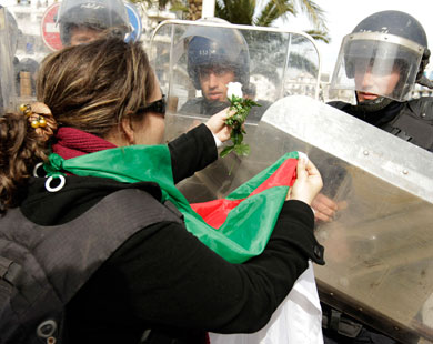 Lundi 19 mars 1962, cessez-le-feu en Algérie. Samedi 19 mars 2011 marches à Alger