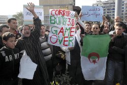 Marches interdites : Le gouvernement de Bouteflika s’appuie sur une loi promulguée sous Chadli