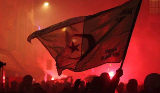 Pagaille sur les champs-Elysées après Algérie-Maroc