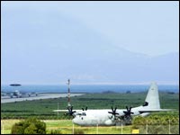 Premières frappes contre Kadhafi