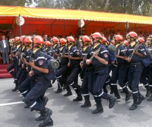 Sit in des agents de la Protection civile devant le siège de la Centrale syndicale