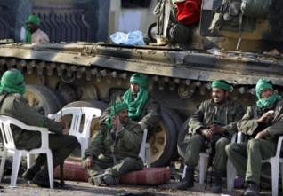 Situation en Libye,Kaddafi avance, le G8 recule