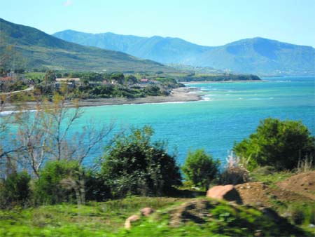 Azeffoun déshéritée malgré ses richesses et ses potentialités,Vivre d’attente et d’espoir