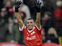 Benyamina titulaire, Madouni buteur