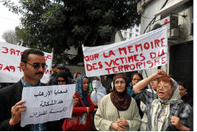 Elles se sont rassemblées hier devant le siège du Parlement,Les victimes du terrorisme demandent justice