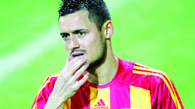 Emirats Arabes Unis  : Ziani dans le top 10 des joueurs à recruter
