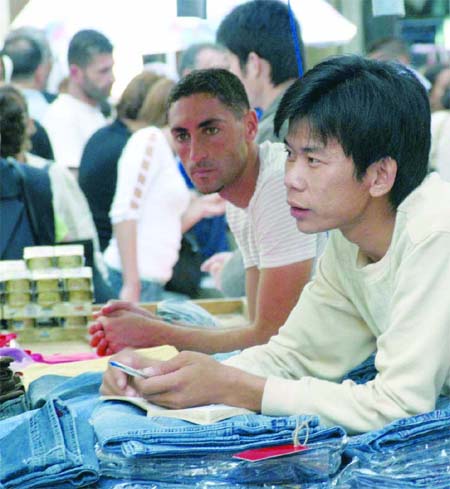 La contrefaçon prend de l&rsquo;ampleur en Algérie: Tout sur l&rsquo;industrie du faux