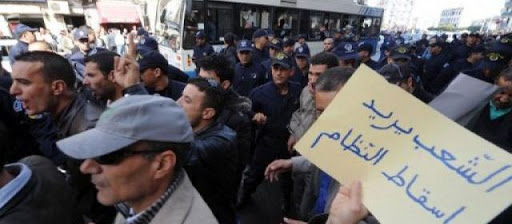 La police empêche une nouvelle marche d’opposants à Alger