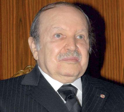 Le président Bouteflika annonce un nouveau programme d&rsquo;investissement au profit des entreprises