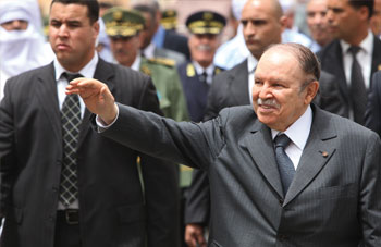 Le Président Bouteflika insiste sur l’importance du respect des droits de l’homme