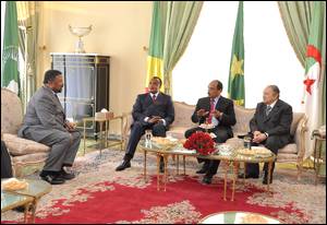 LIBYE: le président Bouteflika s&rsquo;entretient avec les membres du comité de l&rsquo;UA