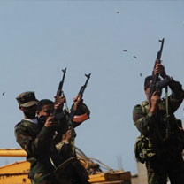 Libye: les combats baissent en intensité à Misrata, initiatives diplomatiques pour mettre fin à la crise