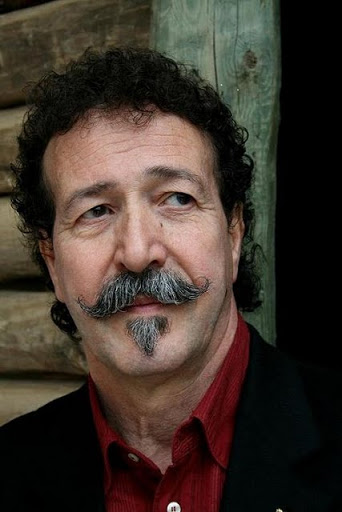 Lounis-Ait-Menguellet au théâtre de Suresnes Jean Vilar