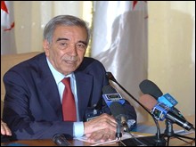 Ould-Kablia l’a affirmé hier : « La Rue n’a pas à nous donner de leçon »