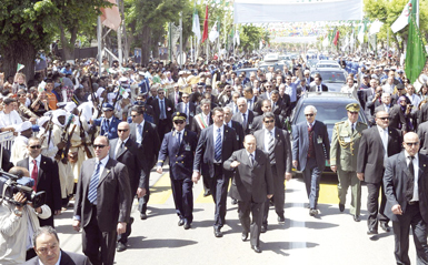 Réformes annoncées par le président Bouteflika,Deux contraintes pour un grand chantier